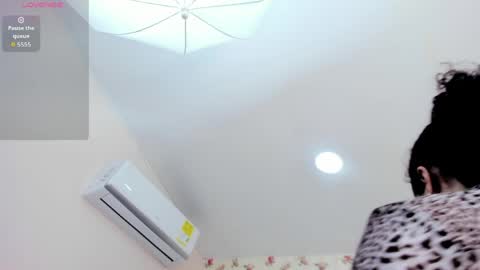 Snapshot of watson_crystal00 chatting on May 2026 01:28:01 PM Milf Latina online show from May 2026 01:28:01 PM
