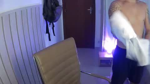 Snapshot of wave_boyy chatting on April 2026 03:20:02 PM wave_boyy online show from April 2026 03:20:02 PM