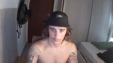 Snapshot of wave_boyy chatting on April 2026 12:28:02 PM wave_boyy online show from April 2026 12:28:02 PM