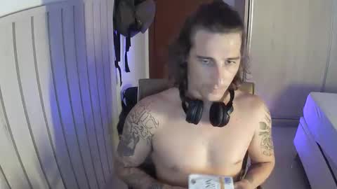 Snapshot of wave_boyy chatting on April 2026 07:12:01 PM wave_boyy online show from April 2026 07:12:01 PM