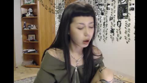 Mina online show from October 2025 12:14:01 AM