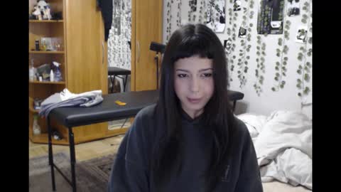 Mina online show from March 2026 02:28:01 PM