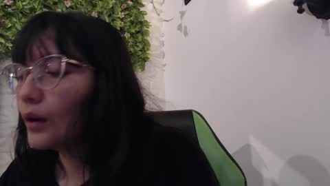 Trixie 3 online show from February 2025 01:50:01 PM