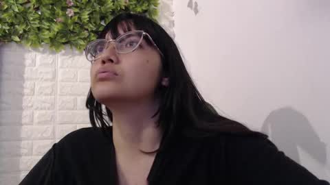 Trixie 3 online show from March 2025 01:29:02 PM