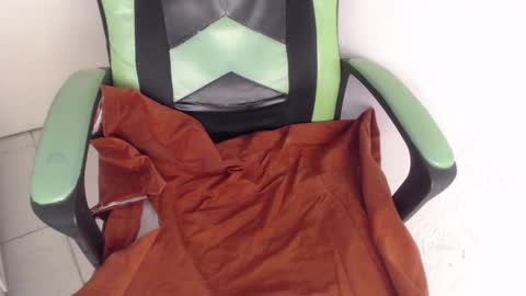 Trixie 3 online show from October 2025 01:18:01 PM