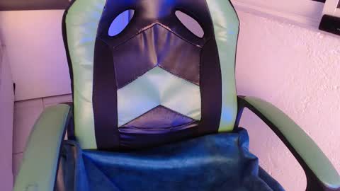 Trixie 3 online show from November 2025 01:06:02 PM