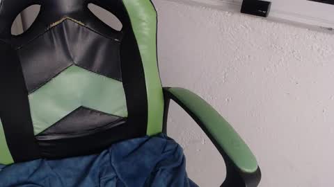 Trixie 3 online show from November 2025 02:39:02 PM