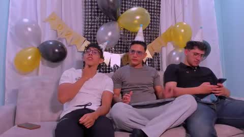 Snapshot of web_gammer_ chatting on March 2026 02:07:02 AM Jhonny Dick his neighbors. online show from March 2026 02:07:02 AM