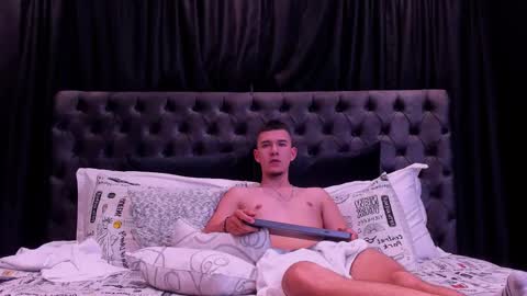 Snapshot of web_gammer_ chatting on March 2026 01:55:01 AM Jhonny Dick his neighbors. online show from March 2026 01:55:01 AM