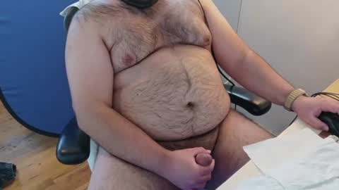 Snapshot of webarebuttbears chatting on June 2026 09:39:01 PM webarebuttbears online show from June 2026 09:39:01 PM