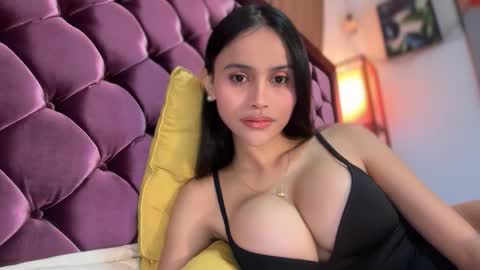 Snapshot of webcammaggie chatting on April 2026 02:55:02 PM Maggie online show from April 2026 02:55:02 PM