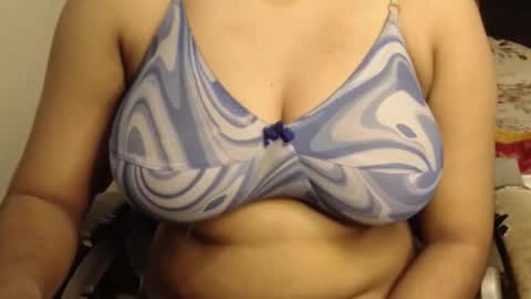 mina online show from December 2025 09:23:02 PM