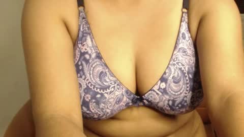 mina online show from April 2026 07:41:01 PM