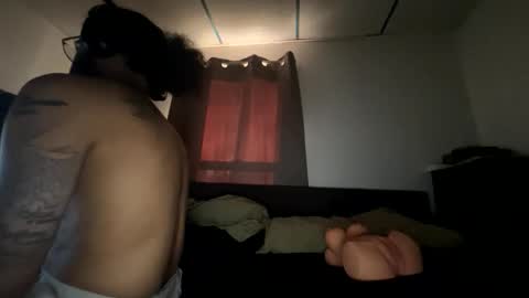 Snapshot of webthrow chatting on November 2025 08:51:01 PM ShootingWebs online show from November 2025 08:51:01 PM