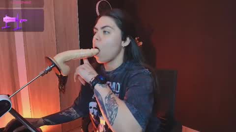 Snapshot of wednesdayfriday chatting on December 2025 07:18:01 PM Wednesday Please help me to reach 111 thumbs up online show from December 2025 07:18:01 PM