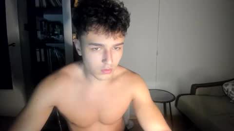 wee_willy_winky online show from June 2026 11:24:02 PM