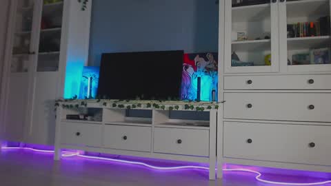 Snapshot of weed_princesss chatting on December 2024 01:28:01 PM  moon  online show from December 2024 01:28:01 PM