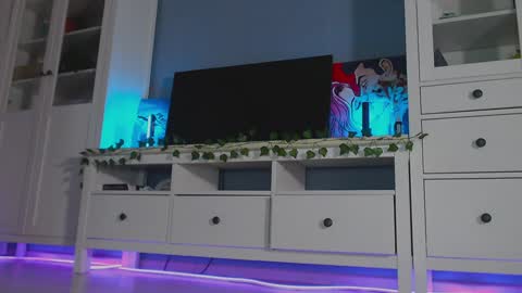 Snapshot of weed_princesss chatting on December 2024 04:26:01 PM  moon  online show from December 2024 04:26:01 PM