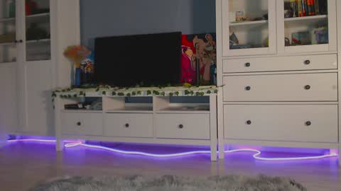 Snapshot of weed_princesss chatting on December 2024 08:04:01 PM  moon  online show from December 2024 08:04:01 PM