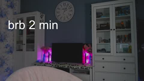 Snapshot of weed_princesss chatting on January 2025 02:30:02 PM  moon  online show from January 2025 02:30:02 PM