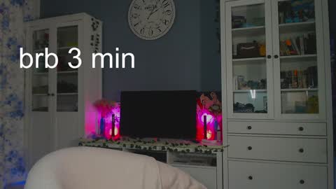 Snapshot of weed_princesss chatting on January 2025 03:08:02 PM  moon  online show from January 2025 03:08:02 PM