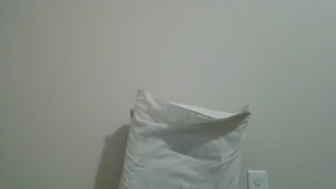 Snapshot of weezy210 chatting on April 2026 11:37:02 PM Weezy online show from April 2026 11:37:02 PM