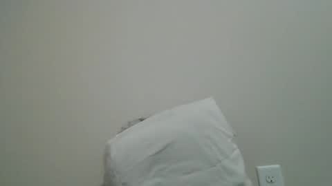 Snapshot of weezy210 chatting on April 2026 10:35:02 AM Weezy online show from April 2026 10:35:02 AM