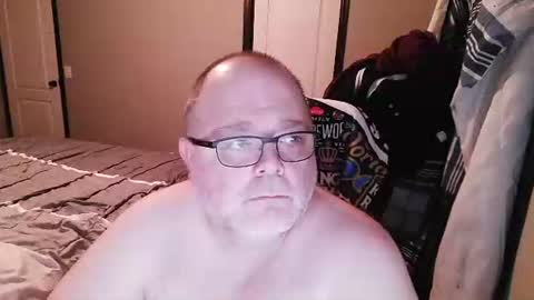 Snapshot of weinerman40258 chatting on May 2026 02:28:01 AM sr4630 online show from May 2026 02:28:01 AM