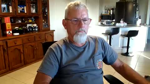 Snapshot of wellhelloo chatting on April 2026 06:52:01 AM Wellhelloo online show from April 2026 06:52:01 AM