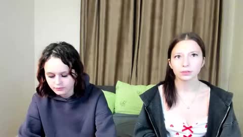 Nora online show from September 2025 07:05:01 PM