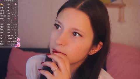 Nora online show from October 2025 07:18:01 PM