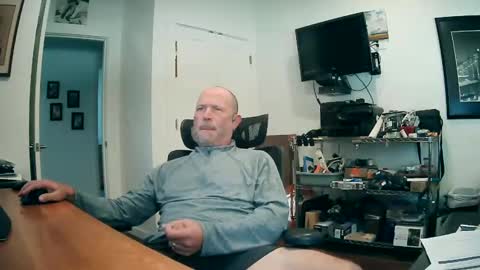 Snapshot of weseeyouwatching chatting on September 2025 06:41:02 PM weseeyouwatching online show from September 2025 06:41:02 PM