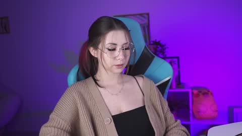 Snapshot of wesleegray chatting on December 2024 05:16:02 AM little girl who is always rightLisa online show from December 2024 05:16:02 AM