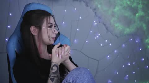 Snapshot of wesleegray chatting on January 2025 05:26:02 AM little girl who is always rightLisa online show from January 2025 05:26:02 AM