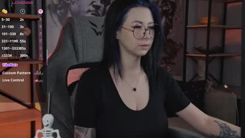 little girl who is always rightLisa online show from November 2025 01:26:02 AM