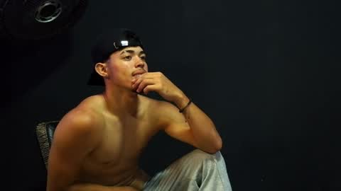 Snapshot of wesley_77 chatting on April 2026 05:40:02 PM wesley_77 online show from April 2026 05:40:02 PM