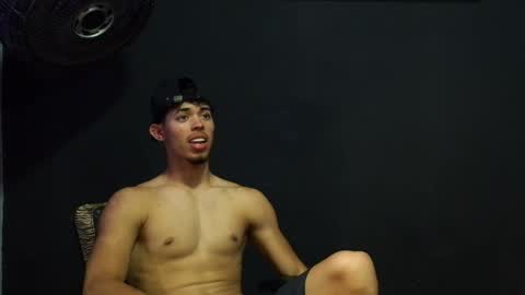 Snapshot of wesley_77 chatting on April 2026 10:35:02 PM wesley_77 online show from April 2026 10:35:02 PM