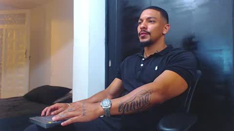 Wesley Rogger online show from October 2025 10:18:02 PM