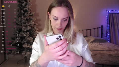 Lana online show from December 2024 05:31:01 PM