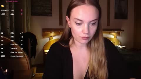 Lana online show from December 2025 09:12:02 PM