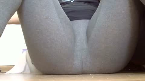 wet_pants2022 online show from October 2025 06:44:01 AM