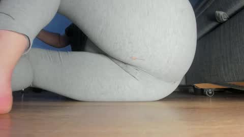 wet_pants2022 online show from February 2026 11:59:01 PM