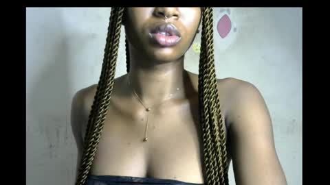 Snapshot of wet_pussy200 chatting on November 2025 09:08:01 PM Bella online show from November 2025 09:08:01 PM