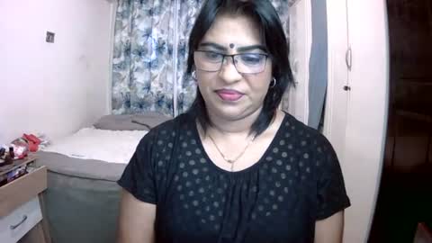 Snapshot of wetindian1971 chatting on April 2026 08:17:02 AM kavita online show from April 2026 08:17:02 AM