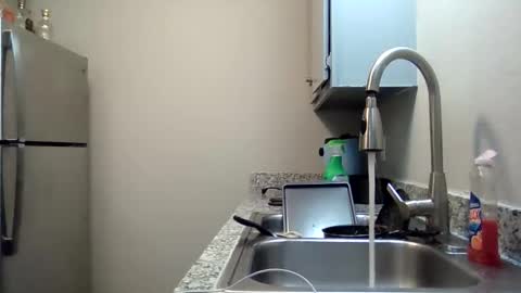 Kylie online show from November 2025 10:20:02 PM