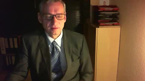 Franz online show from November 2025 06:08:02 AM