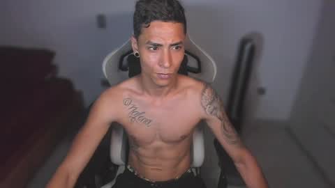 Snapshot of wexx_ chatting on April 2026 07:06:01 AM wex online show from April 2026 07:06:01 AM