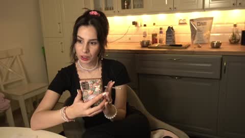 Snapshot of whats_her_name chatting on January 2025 09:55:02 AM Victoria Maria online show from January 2025 09:55:02 AM