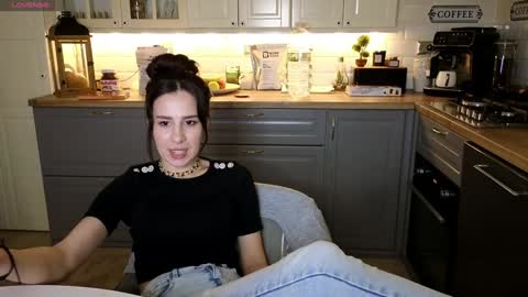 Snapshot of whats_her_name chatting on January 2025 12:59:01 AM Victoria Maria online show from January 2025 12:59:01 AM