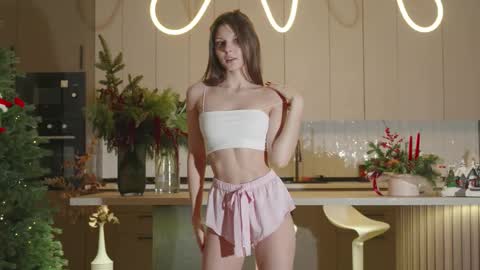 Naomi online show from December 2025 02:20:02 AM